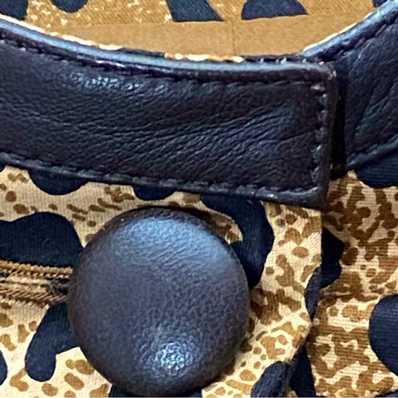 Host Pick! RARE DON CASTER TRUE Modern look VINTAGE LEOPARD/ LEATHER TRENCH - Picture 13 of 16